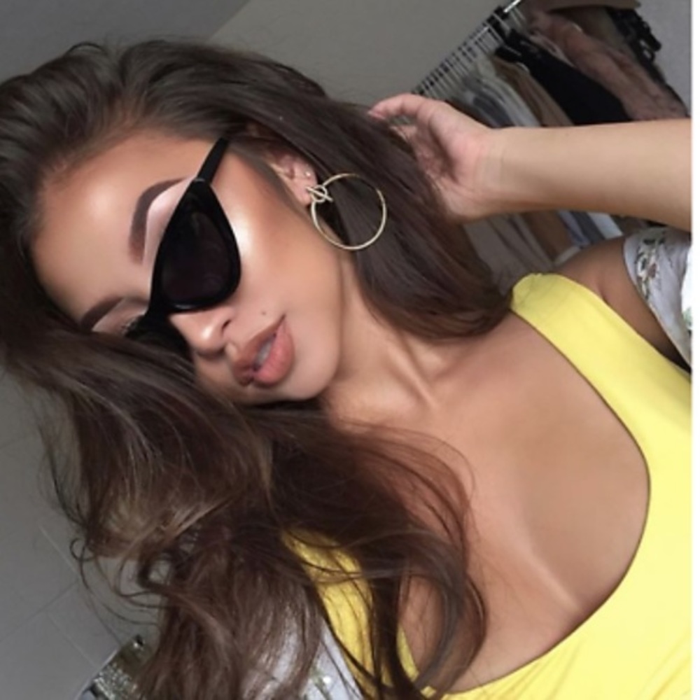 “Leah” Sleek Lady Cat Eye Small Frame Sunnies